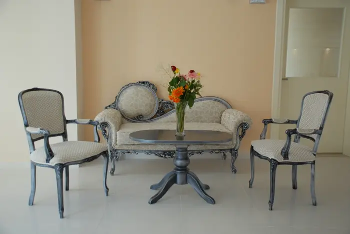 Lobby Classic Table